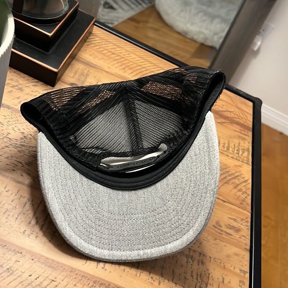 Quicksilver Mesh Back Hat - Picture 6 of 8